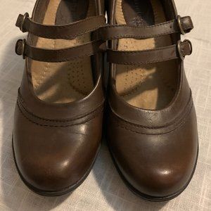 Earth Origins Brown Leather Mary Jane Pumps buckle straps, size 7, 2.5" heel